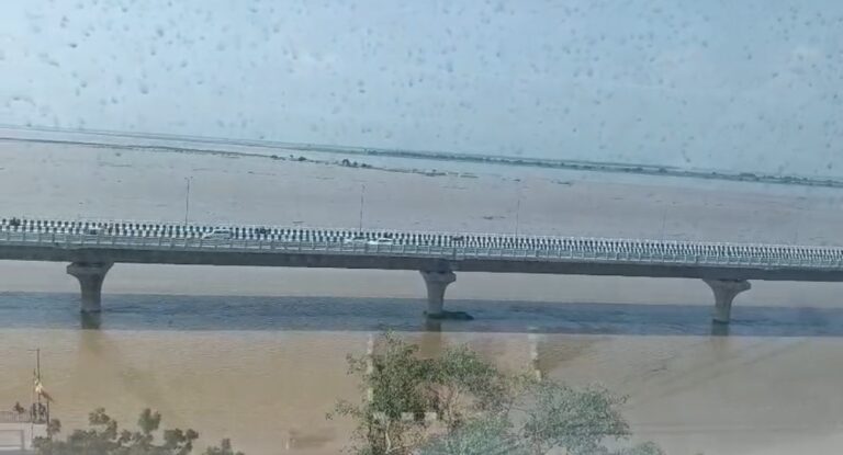 पटना जिले में बाढ़ का खतरा गहराया: गंगा और सहायक नदियों का जलस्तर कई इलाकों में खतरे के निशान से ऊपर