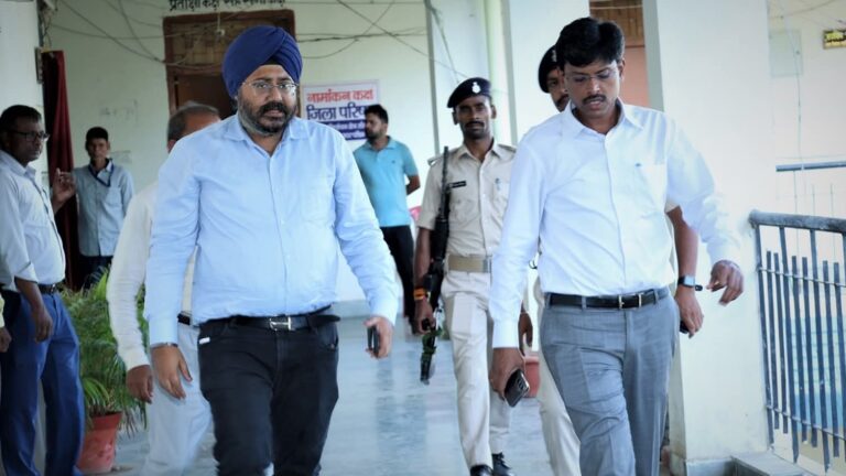 बिहार: मतदाता पुनरीक्षण अभियान, “एक तरफ विपक्ष का विरोध, दूसरी तरफ प्रशासन की सजगता