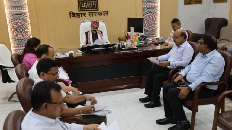 स्वच्छ भारत मिशन में बिहार की शानदार उपलब्धियां: मंत्री जिवेश कुमार के समक्ष प्रस्तुत हुआ सर्वेक्षण रिपोर्ट