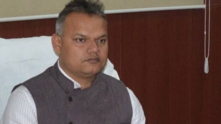 पटना नगर आयुक्त की प्रेस कॉन्फ्रेंस, मेयर परिवार से विवाद के बीच आयुक्त रख सकते हैं अपना पक्ष