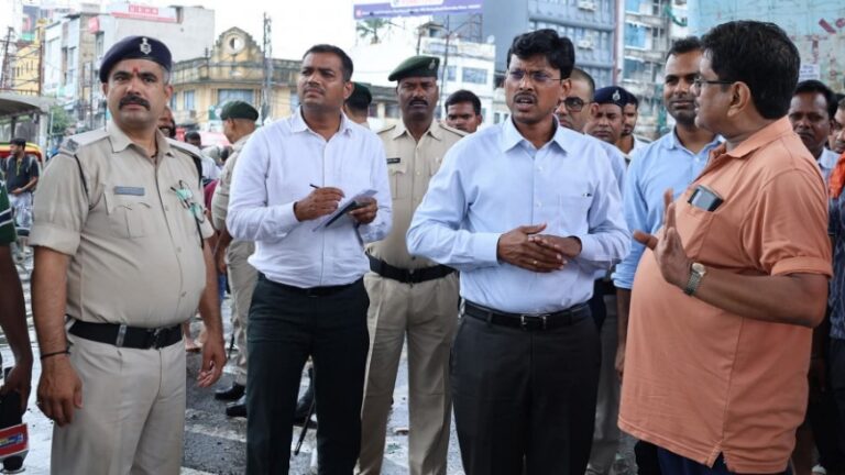 पटना डीएम ने किया स्मार्ट सिटी के ICCC सेंटर का निरीक्षण, ट्रैफिक और सुरक्षा व्यवस्था के डिजिटल निगरानी तंत्र की सराहना