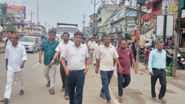पटना में तीव्र गति से चला अतिक्रमण हटाओ अभियान, 18,450 रुपये जुर्माना वसूल — आयुक्त ने दिया कड़ा संदेश
