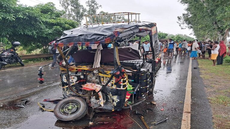दनियावां-हिलसा सड़क हादसा: आठ लोगों की मौत, पांच घायल, प्रशासन ने तत्काल राहत और सुरक्षा व्यवस्था सुनिश्चित की