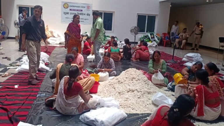 पटना जिला प्रशासन बाढ़ राहत कार्यों में पूरी तरह मुस्तैद: सामुदायिक रसोई से लेकर नाव परिचालन तक हर स्तर पर सतर्कता