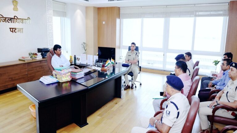 पटना डीएम सख्त: अतिक्रमण हटाओ अभियान में लापरवाही बर्दाश्त नहीं, अधिकारियों को मिली चेतावनी