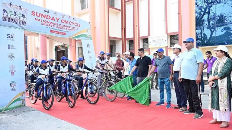 पटना में खेल दिवस 2025 के अवसर पर “संडे ऑन साइकिल” रैली से फीटनेस का संदेश
