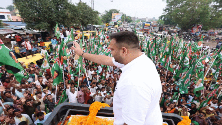 किस डर में जी रहे हैं तेजस्वी: बिहार में विपक्षी नेता की चुनावी रणनीति का विश्लेषण