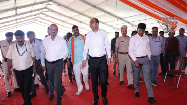 पटना के गांधी मैदान में रावण वध की व्यापक तैयारी, आयुक्त ने किया निरीक्षण