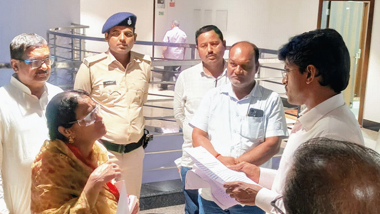 जिलाधिकारी पटना ने सुनीं जन समस्याएँ, कई मामलों का मौके पर हुआ निस्तारण