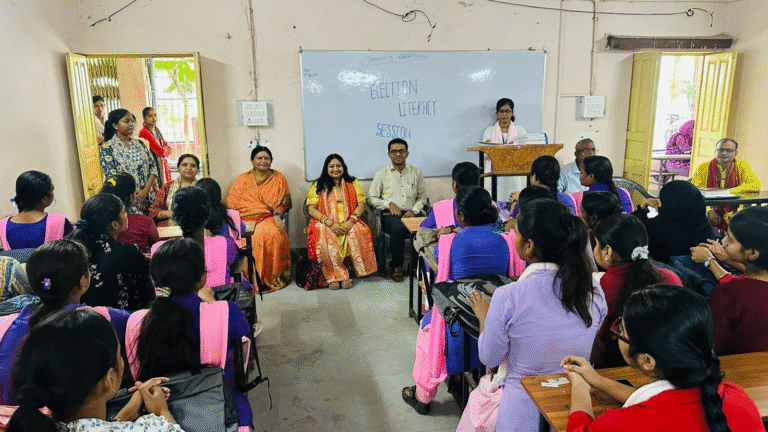 श्री अरविंद महिला कॉलेज, पटना में आयोजित हुआ निर्वाचन साक्षरता सत्र, छात्राओं को किया गया मतदान के लिए प्रेरित