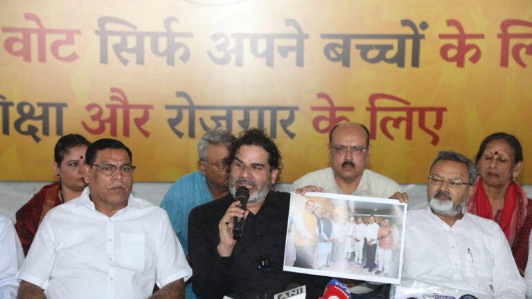 प्रशांत किशोर का बड़ा आरोप: भाजपा नेताओं ने जन सुराज के प्रत्याशियों को दबाकर नामांकन वापसी कराई