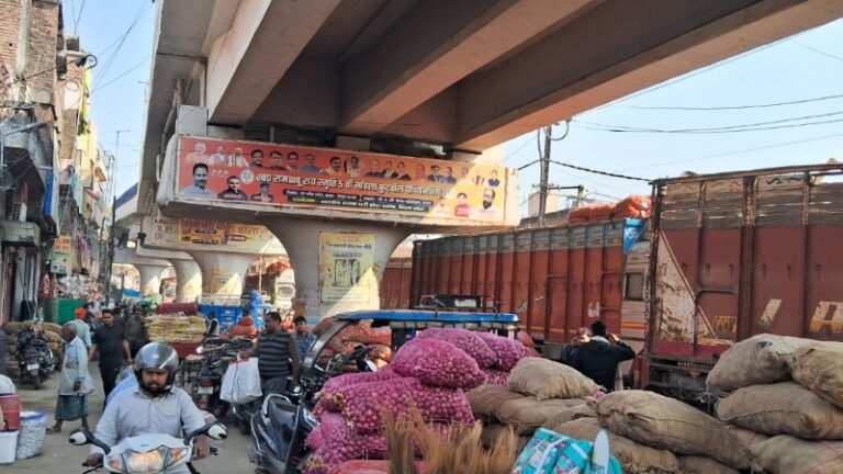 बिहार में अतिक्रमण हटाओ अभियान: मीठापुर सब्जी मंडी में ‘अंधेरगर्दी’ पर प्रशासन क्यों मौन?