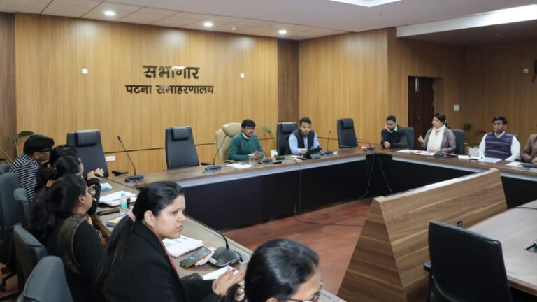 पटना के जिलाधिकारी ने योजनाओं की सख्त निगरानी के दिए निर्देश, आंगनबाड़ी केंद्रों का आज औचक निरीक्षण