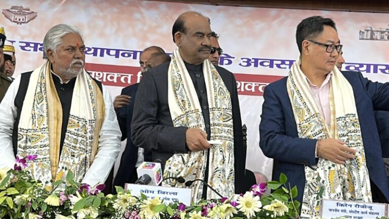 बिहार विधानसभा स्थापना दिवस: लोकसभा अध्यक्ष ओम बिरला ने विधायकों को दिया गरिमा-मर्यादा का मंत्र, नेवा डिजिटल हाउस का किया उद्घाटन