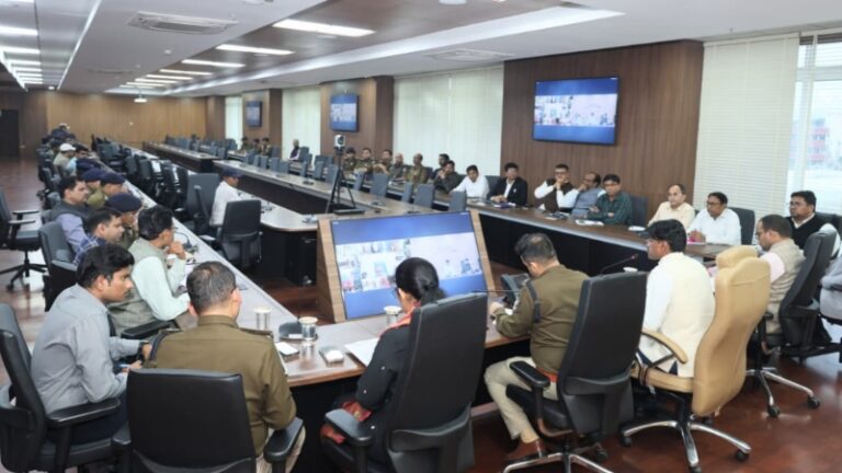 पटना में होली पर जिलाधिकारी का ‘शून्य सहनशीलता’ अलर्ट: DJ-अश्लील गानों पर पूर्ण बैन, असामाजिक तत्वों पर सख्त निगरानी,