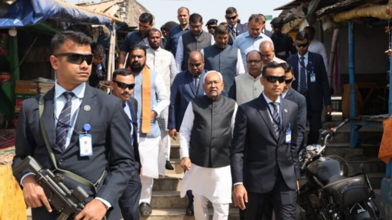 मुख्यमंत्री नीतीश कुमार ने बांस घाट क्षेत्र में हो रहे निर्माण कार्य का किया निरीक्षण, अधिकारियों को दिये निर्देश