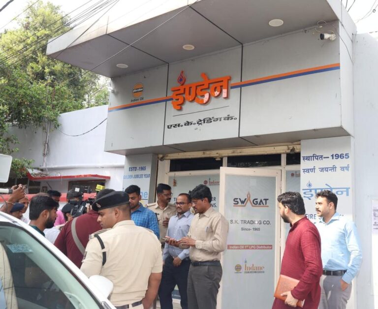 दोषियों पर ESMA के तहत होगी कार्रवाई: पटना डीएम त्यागराजन एसएम ने किए एलपीजी कालाबाजारी रोकने के सख्त इंतजाम