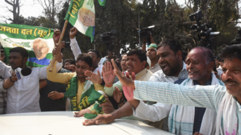 जदयू अपडेट: नेता विधायक से लेकर आम कार्यकर्ता, दिनभर चला विरोध, रोते भी दिखे अनेक कार्यकर्ता