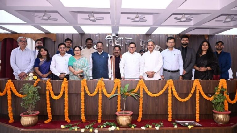 लोकतंत्र की सुरक्षा के लिए ‘डिजिटल जागरूकता’ अनिवार्य: सभापति अवधेश नारायण सिंह