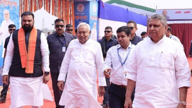 कहीं नीतीश कुमार अपनी पुरानी आदत “पलटी मारने” की तो नहीं दोहराएंगे??