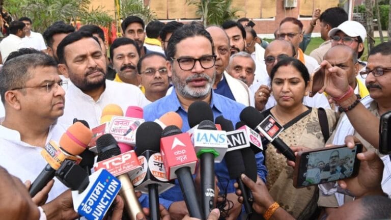 26 सांसदों वाला गुजरात ‘फैक्ट्री मालिक’ और 40 वाला बिहार ‘मजदूर’: प्रशांत किशोर का बड़ा हमला