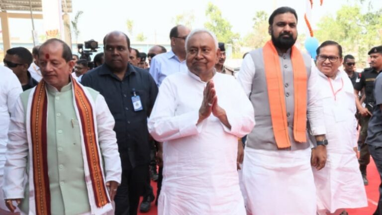 जाते जाते भी भाजपा की गले की हड्डी साबित हो रहे मुख्यमंत्री नीतीश कुमार