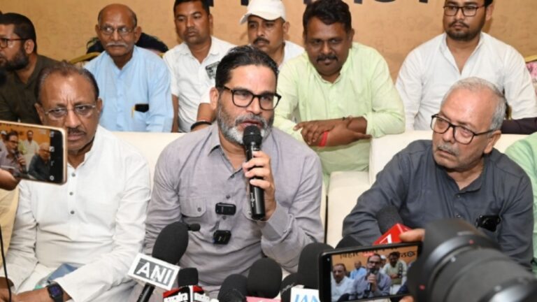 फर्जी डिग्री और रहस्यमयी जन्मतिथि वाला व्यक्ति बिहार का भविष्य कैसे तय करेगा? – प्रशांत किशोर