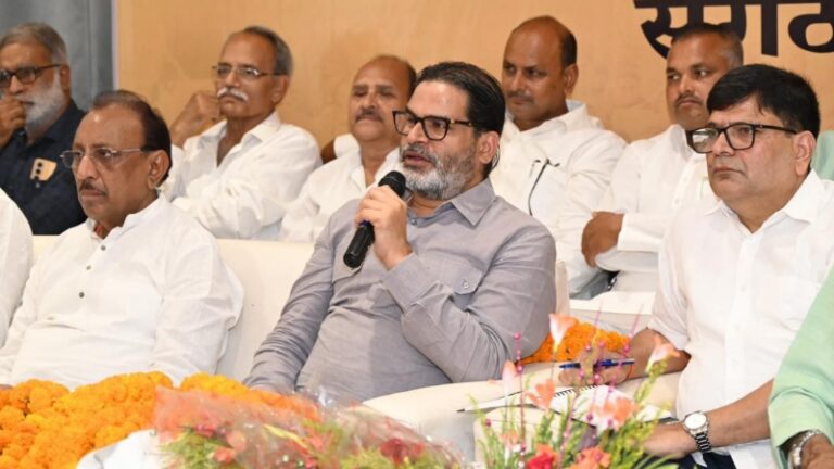 पटना NEET छात्रा मामला: ‘सफेदपोशों को बचाने के लिए CBI और SIT ने टेके घुटने’ – प्रशांत किशोर