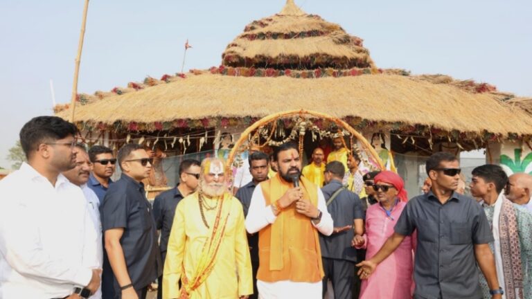 सीतामढ़ी में बनेगा भव्य ‘सीतापुरम टाउनशिप’: CM सम्राट चौधरी ने प्राचीन श्रीराम जानकी मठ के जीर्णोद्धार हेतु किया शिला पूजन