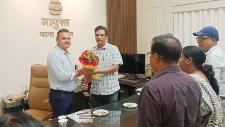 पटना के नए प्रमंडलीय आयुक्त बने मयंक वरवड़े, पदभार संभालते ही अफसरों को दिए सख्त निर्देश