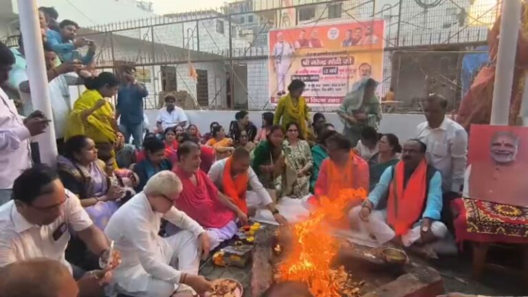 पीएम मोदी के स्वर्णिम 12 वर्ष पूरे होने पर खाजपुरा शिव मंदिर में विशेष पूजा और हवन