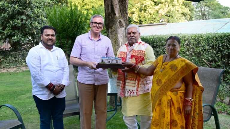 जम्मू-कश्मीर के सीएम उमर अब्दुल्ला से मिले बिहार विधानसभा अध्यक्ष डॉ. प्रेम कुमार, ‘विकसित बिहार 2047’ के विजन को किया साझा