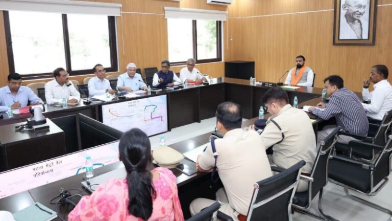 पटना मेट्रो के कार्यों में लाएं तेजी, निर्धारित समयसीमा में करें पूर्ण, ट्रैफिक प्रबंधन की समग्र कार्ययोजना तैयार करें: मुख्यमंत्री