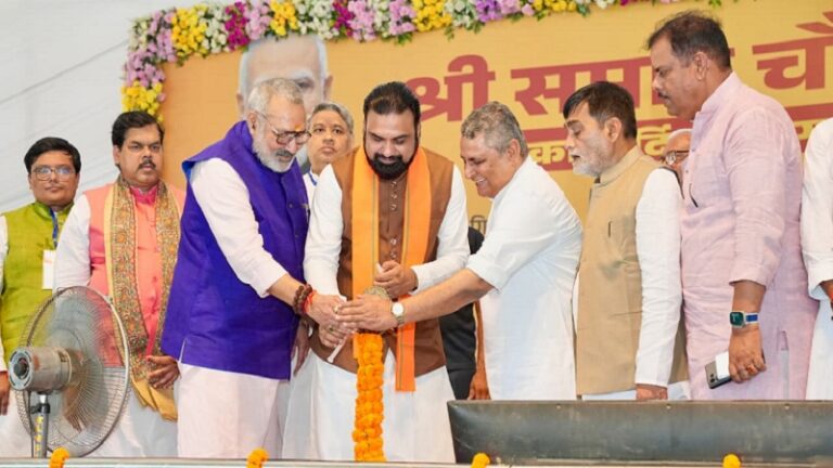 बेगूसराय में बनेगा ‘दिनकर विश्वविद्यालय’ और तिरुपति मंदिर! CM सम्राट चौधरी का बड़ा ऐलान, 5 घंटे में पहुंचेंगे कोलकाता!