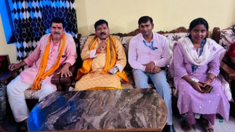 बख्तियारपुर: विधायक अरुण साह ने मिनी बाबा धाम ‘श्री गौरीशंकर बैकुंठनाथ धाम’ में किया जलाभिषेक, मंदिर विकास के लिए दिए ₹51,000