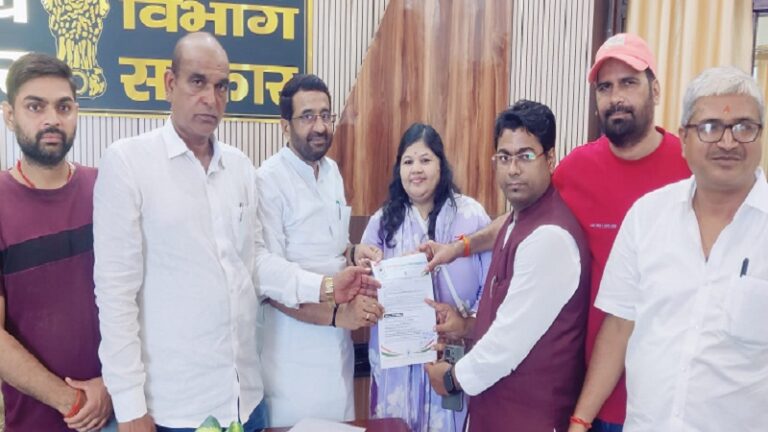 पटना में शोधार्थियों का अनशन 10वें दिन जारी: सरकार के साथ संवाद का रास्ता खुला