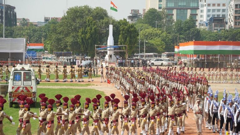 गांधी मैदान में स्वतंत्रता दिवस समारोह की तैयारियां पूरी: 3-स्तरीय सुरक्षा, 80 हजार वर्गफीट में शेड और 13 विभागों की निकलेगी झांकी