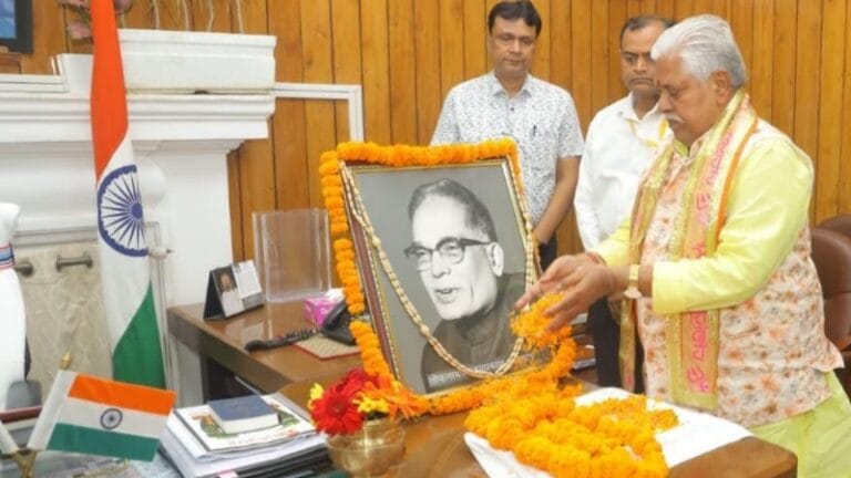 लोकनायक जयप्रकाश नारायण की पुण्यतिथि पर डॉ. प्रेम कुमार ने दी श्रद्धांजलि